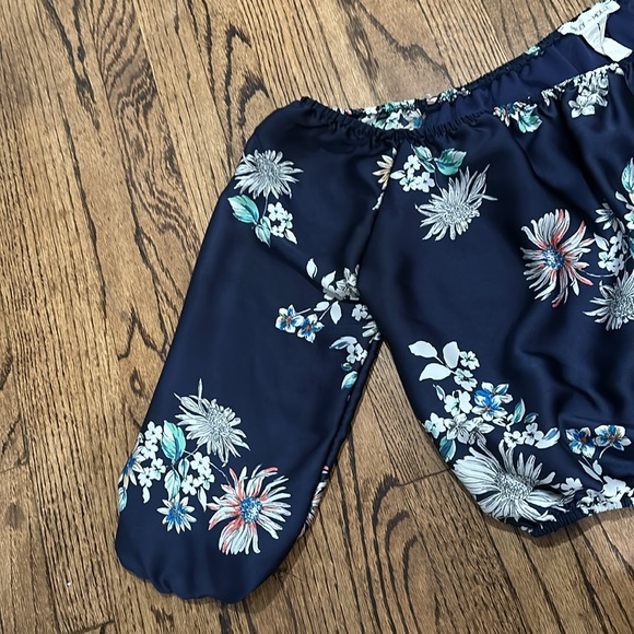 Off the shoulder blouse, floral print - Picture 6 of 8